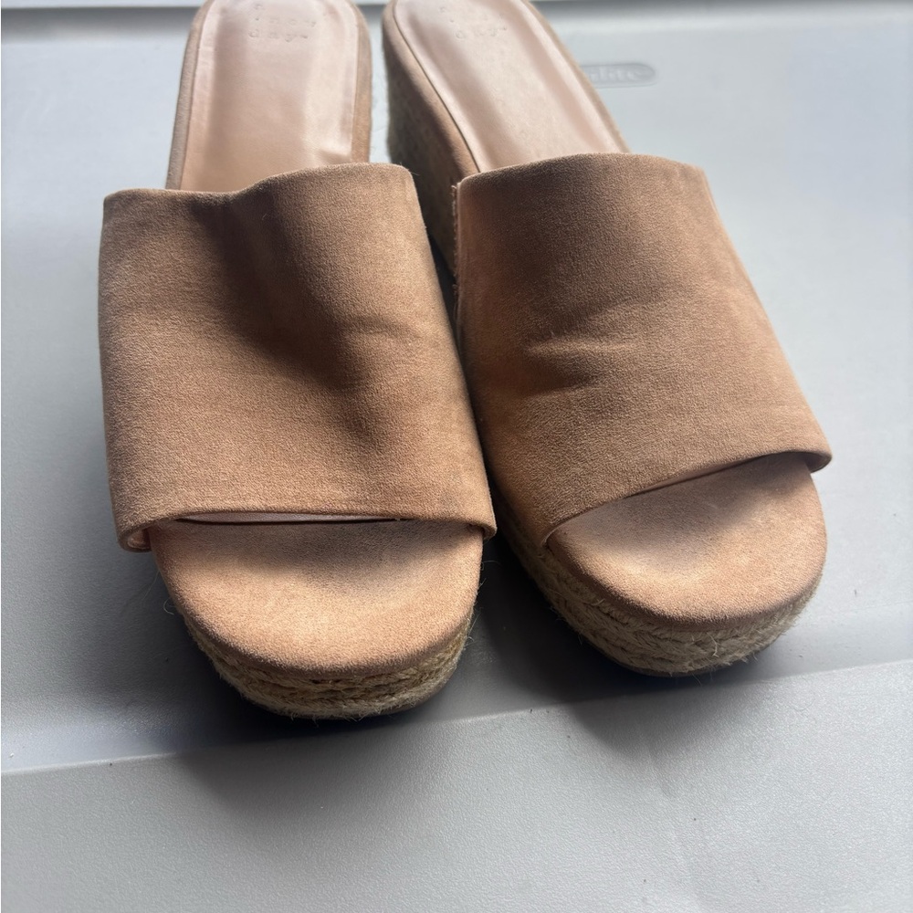 Women's Tan Slide Sandals